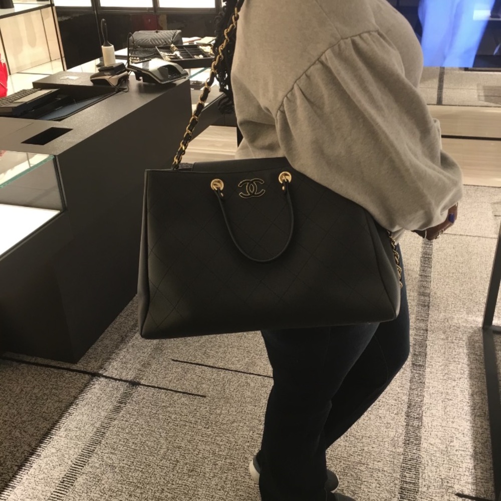 Large NEVER used black authentic leather bullskin Chanel purse w/receipt !!!